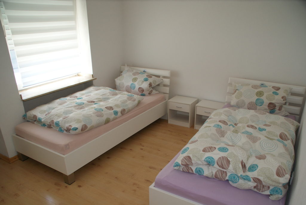 Schlafzimmer 1